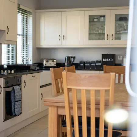 Villa Escape Ordinary At Lough Erne Gv - No.32 Enniskillen Esterno foto