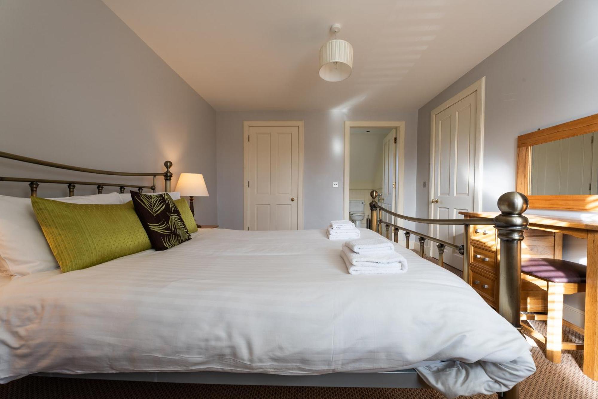 Escape Ordinary At Lough Erne Gv - No.32 *